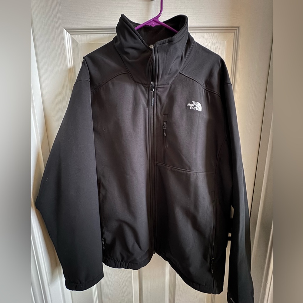 Men’s XL North Face Jacket.